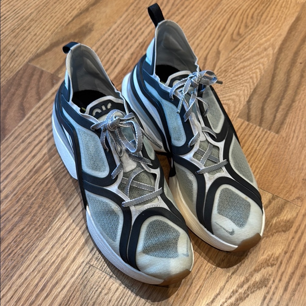Nike Black and White Women's Sneakers